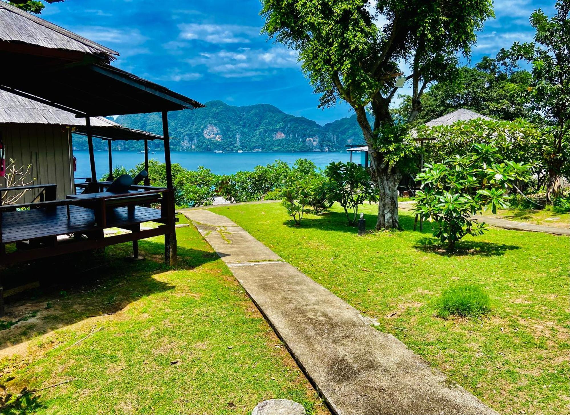 HIP Seaview Resort @ Phi Phi Esterno foto